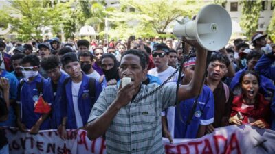 Protes Warga Dili Terkait Rencana Mobil Dinas Baru DPR