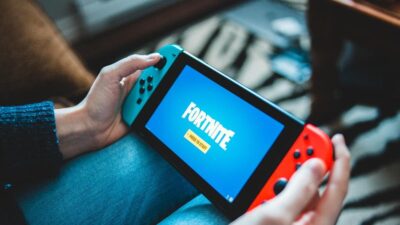 Game Merawat Nenek: Pria China Dapat Pujian Netizen
