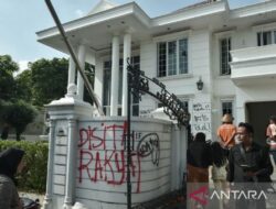 12 Tersangka Penjarahan Rumah Uya Kuya: Kasus Terbaru