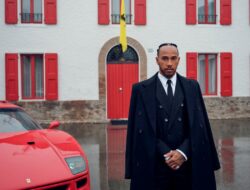 Lewis Hamilton Jual Koleksi Mobil: Penawaran Terbaik!