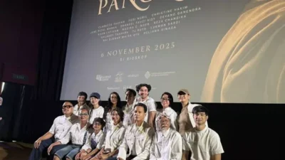 Reza Rahadian Debut Sutradara Dengan ‘Pangku’: Kisah Pilu Ibu