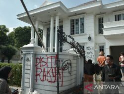 Sialankan Anak Nakal Curi Kucing dan Sofa di Rumah Uya Kuya